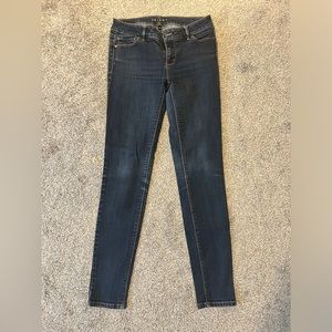 WHBM The Skinny in Darker Wash Size 0